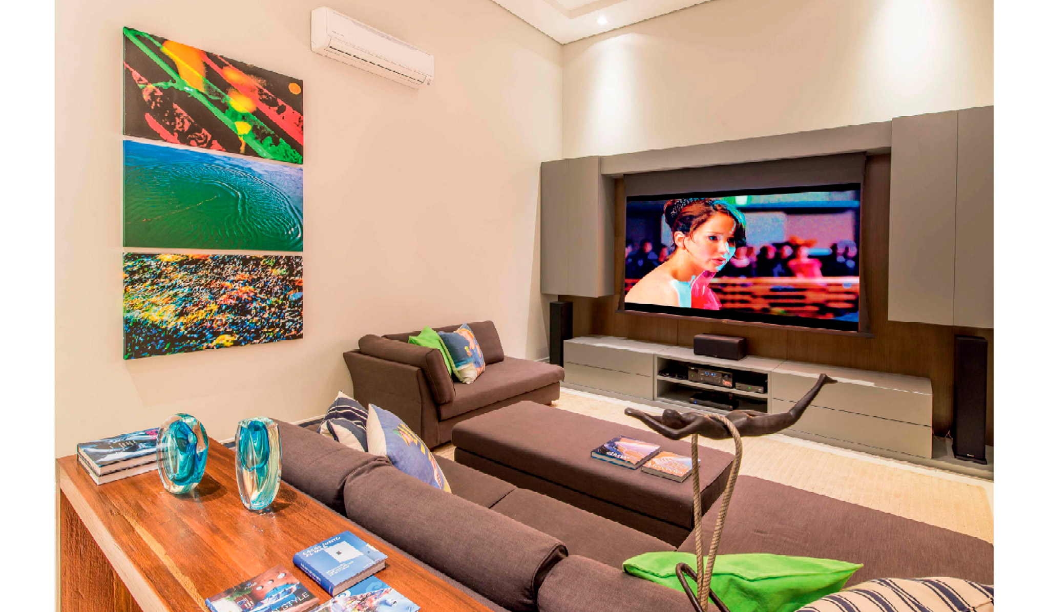 7_18RevistaVitrinniAno1n22014